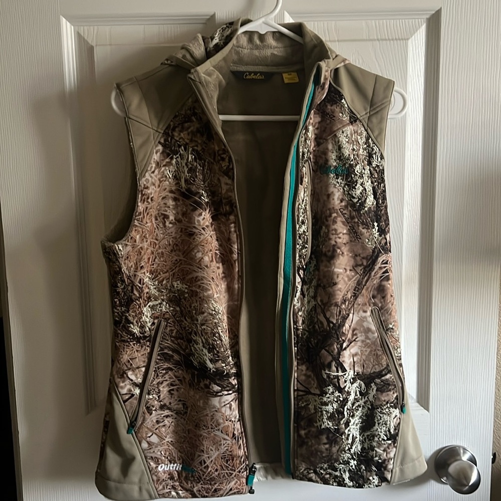 Cabela’s Camo Vest w/ Hood